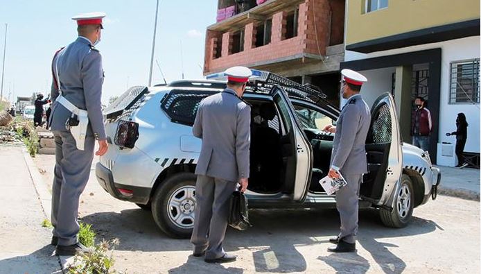 معركة عنيفة بين شرطي ودركي داخل حانة