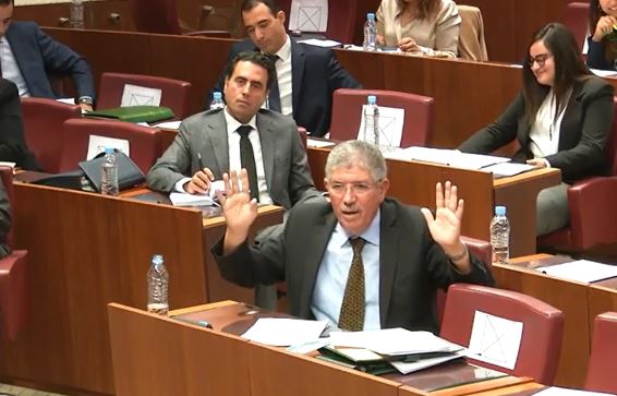 رئيس فريق “البام”: “قرار البرلمان الأوربي وراءه بلد كنا نعتقد أنه صديق لكن رائحة الغاز أفقدته صوابه ووعيه”