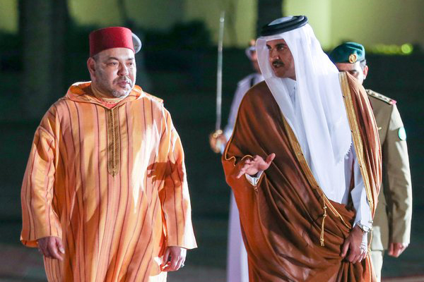 الملك يعزي أمير قطر في وفاة الشيخ محمد بن حمد
