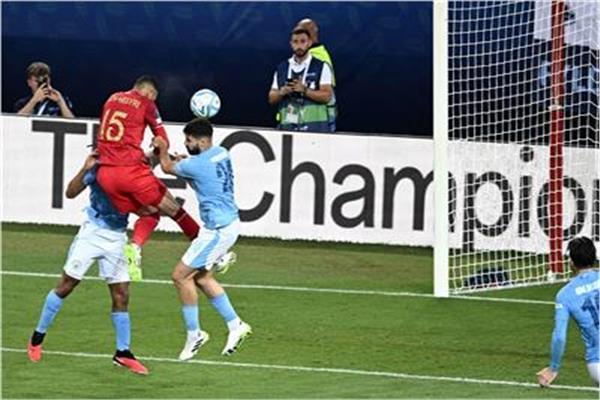 رأسية النصيري “البرتغالية” لم تكن كافية.. “السيتي” يظفر بكأس السوبر الأوروبي بعد تغلبه على إشبيلية بضربات الترجيح