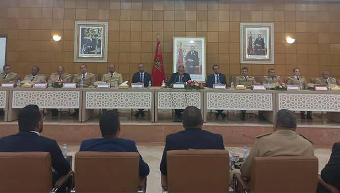 زين العابدين الأزهر عامل إقليم الحاجب يشرف على تنصيب رجال السلطة الجدد