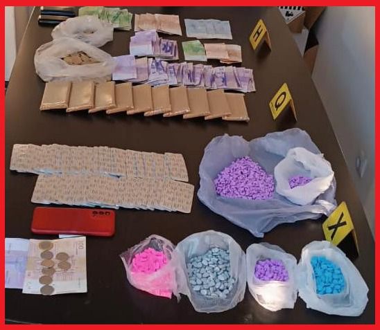 عناصر أمن ولاية مكناس بناء على معلومات وفرتها الديستي ثم توقيف سيدة وزوجها وشخص آخر للاشتباه في تورطهم في حيازة وترويج المخدرات والمؤثرات العقلية.