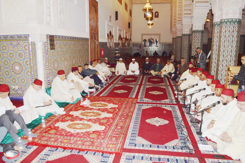 عامل عمالة مكناس يترأس حفل ديني بمناسبة الذكرى 25 لوفاة المغفور له الحسن الثاني بمسجد محمد السادس بمكناس( بالصور + الفيديو)