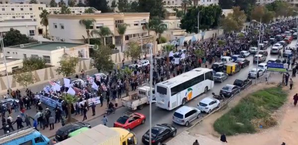 تنسيقيات التعليم بجهة تازة فاس مكناس تعلق جميع الاحتجاجات وتعود إلى الأقسام