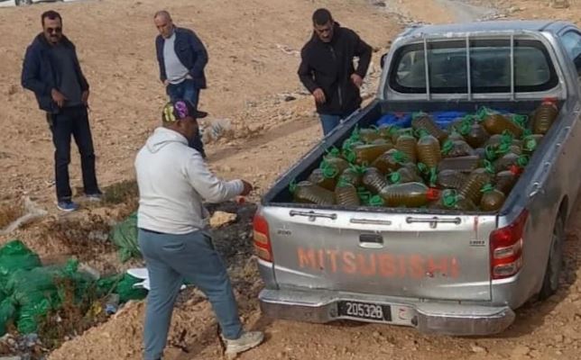جرسيف: جهود لجنة مختلطة للحفاظ على سلامة المستهلك عملية حجز 915 لترا من زيوت مشكوك في صلاحيتها