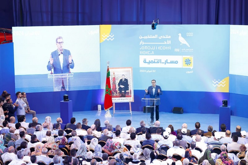 أخنوش يشيد بالأوراش التنموية الملكية في الصحراء المغربية