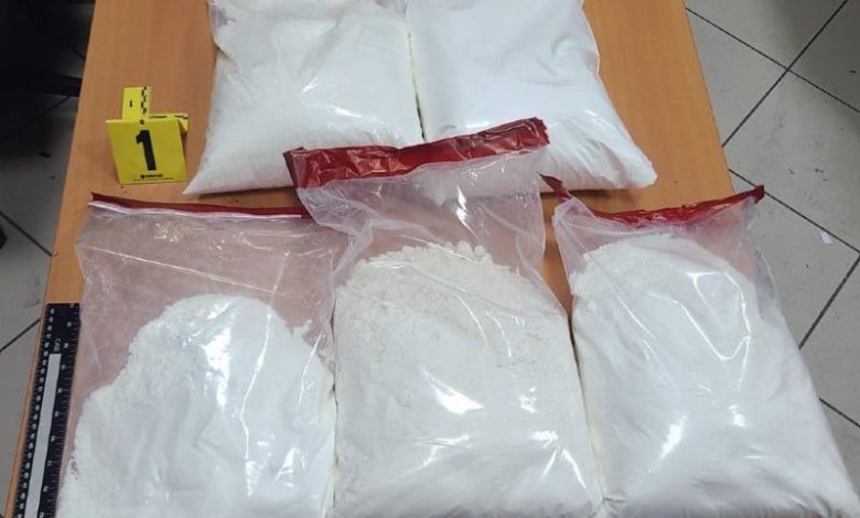 طنجة.. فتح تحقيق لتحديد ظروف وملابسات محاولة تهريب شحنات من مخدر الكوكايين