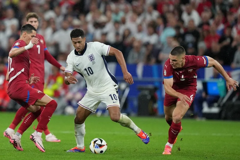 إنجلترا تفتتح مشوارها في يورو 2024 بفوز شاق على صربيا بفضل هدف بيلينغهام