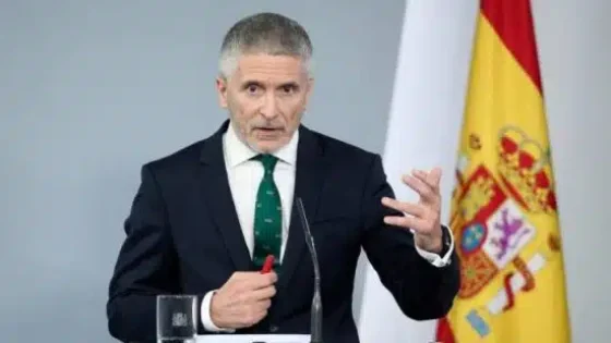 وزير الداخلية الإسباني يشيد بالتعاون “الاستثنائي والمذهل” مع المغرب في مجال الأمن