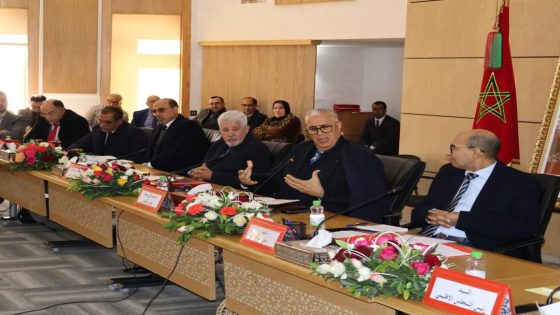 والي جهة فاس-مكناس يعزز الحوار التشاركي بإقليم تازة لدعم الاستثمار والتنمية المستدامة