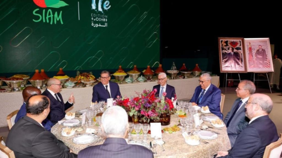 جلالة الملك يقيم مأدبة عشاء على شرف المدعوين والمشاركين في الدورة الـ 17 للملتقى الدولي للفلاحة بالمغرب ترأسها رئيس الحكومة