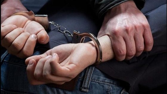 أمن مكناس يوقف شابين متورطين في سرقات بالكسر من وكالات ومحلات تجارية ويلاحق شركاءهم
