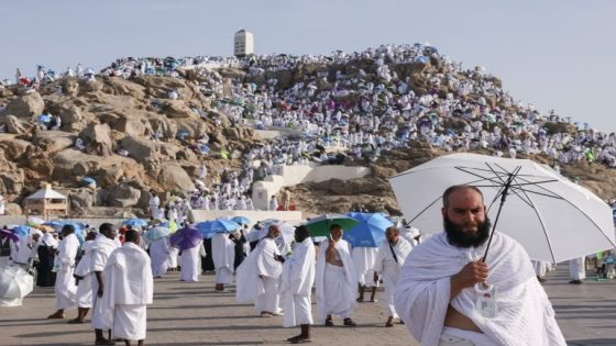 ضيوف الرحمن يصعدون إلى عرفات لأداء الركن الأعظم وسط استعدادات سعودية مكثفة لمواجهة الحرّ