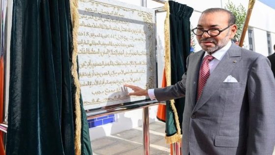 جلالة الملك يدشن ويزور عددا من المشاريع الكبرى المندرجة في إطار إعادة هيكلة وتطوير المركب المينائي للدار البيضاء