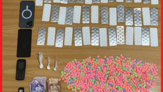 توقيف ثلاثة أشخاص بسلا متورطين في ترويج المخدرات وحجز 1700 قرص مخدر وأسلحة بيضاء