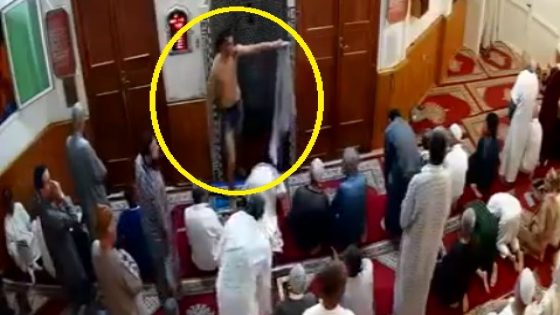 مختل يعتدي على مصلين داخل مسجد بالمحمدية